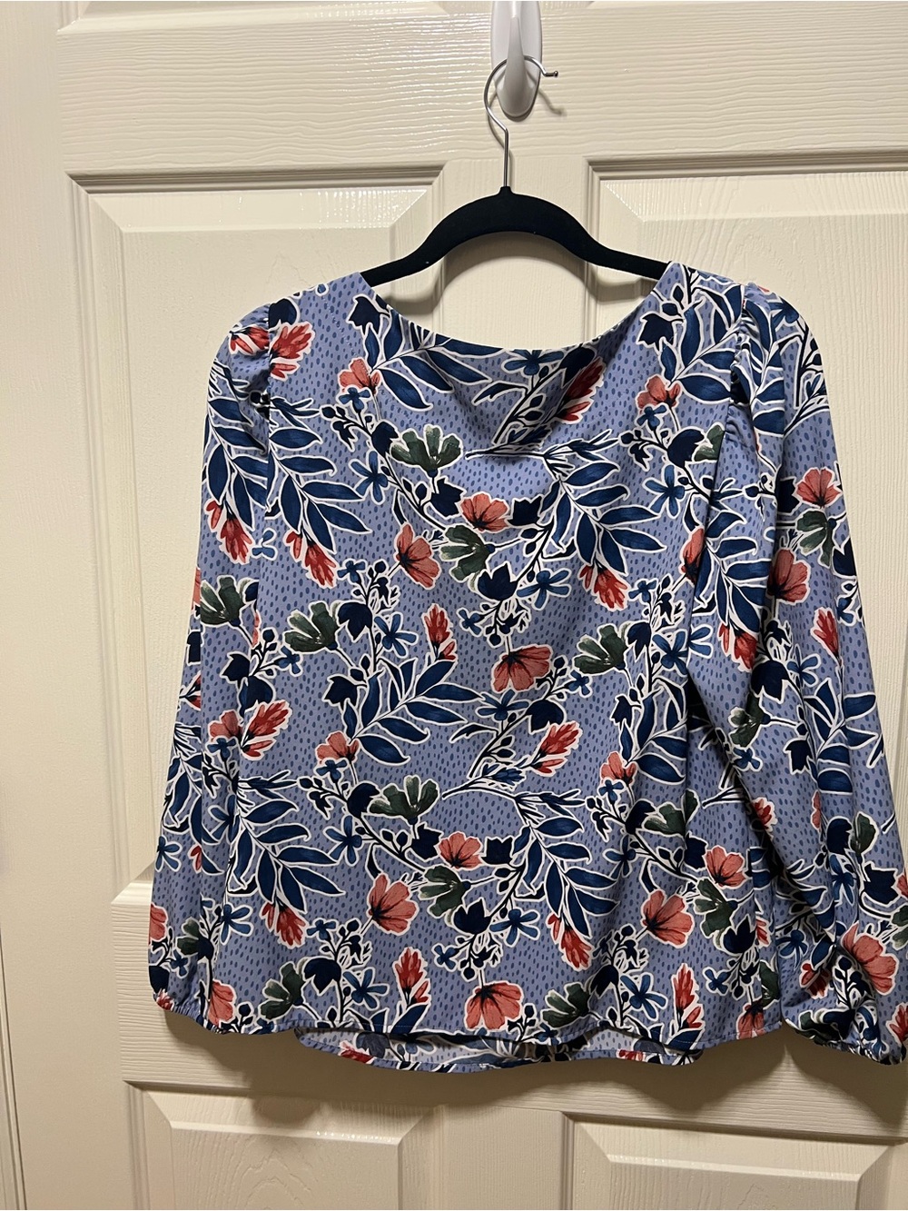 Denim & Co Periwinkle Floral Blouson Sleeve Blouse Size Small - Picture 3 of 7